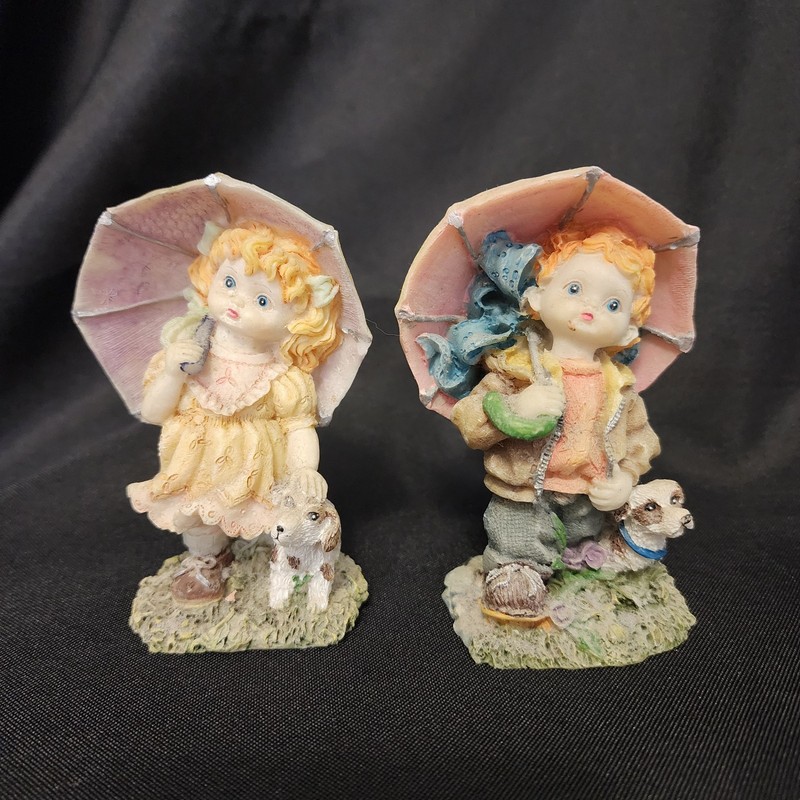 Pair Of Resin Figurines Titled 'Children With Umbrellas' By K's Collection