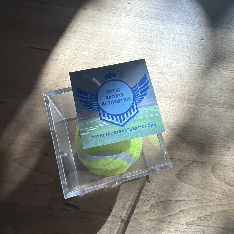 Pelota de Tenis Carlos Alcaraz Auténtica Firmada Autografiada con Certificado de Autenticidad Foto 4 de 4