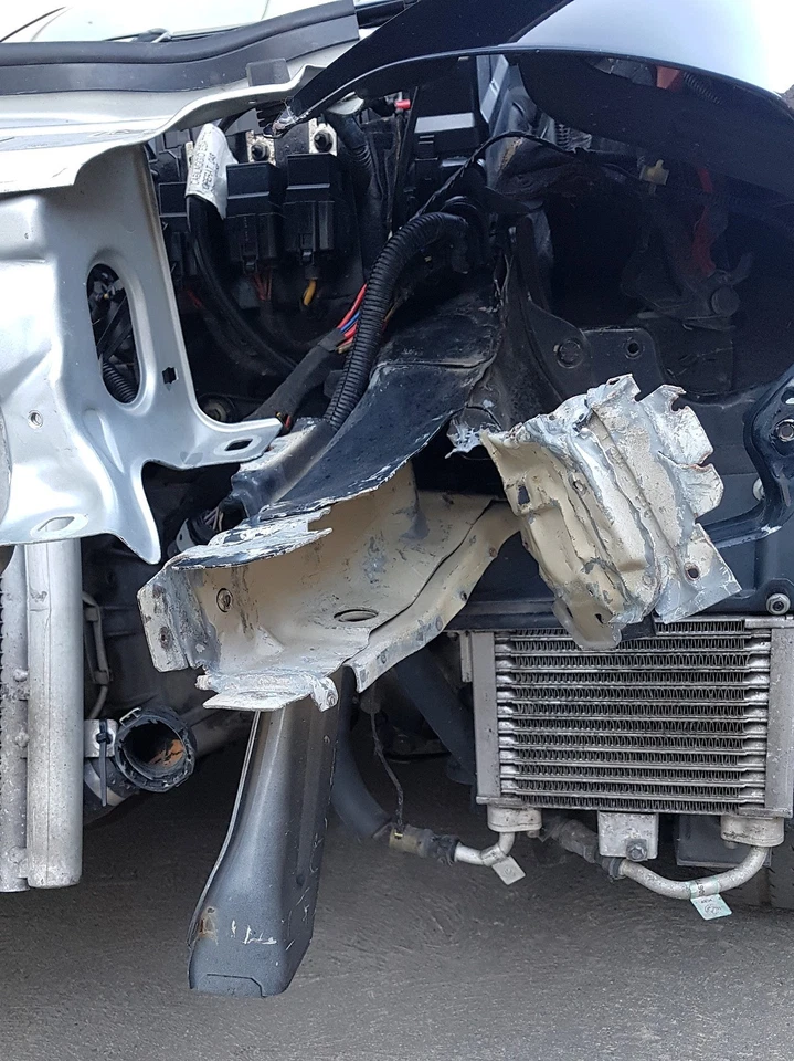 Alfa Romeo 147 GTA 6 Speed Manual V6 3.2L Busso 2004 Parts Repair Restore Black - image 3 of 4