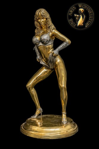 Brutalist Style Bronze Sculpture of a Female Torso For Sale at