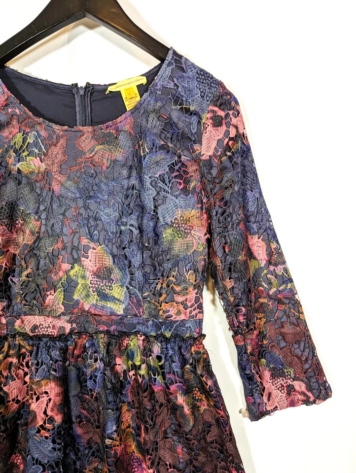$495 Vestido Catherine Malandrino Burnout Encaje Floral Calce y Acampanado Tie Dye Talla 6 Foto 3 de 4