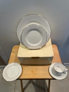Lenox Organdy 5 Piece Place Setting. New in Box.