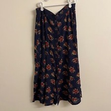 Sag Harbor floral skirt size M