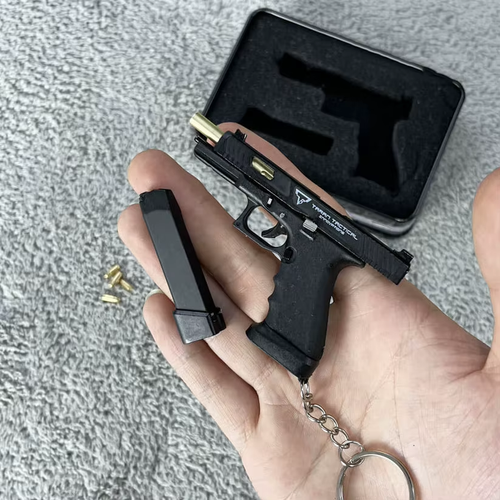 1:3 Mini Gun Keychain Shell Eject Bullets Pistol Shape Key Chain Tactical Keycha - Picture 3 of 6