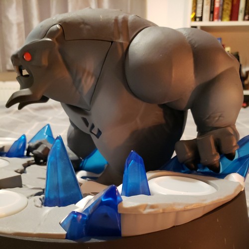 Disney Infinity 2.0 Marvel Frost Giant Beast Display Base - Limited Edition - Bild 3 von 7