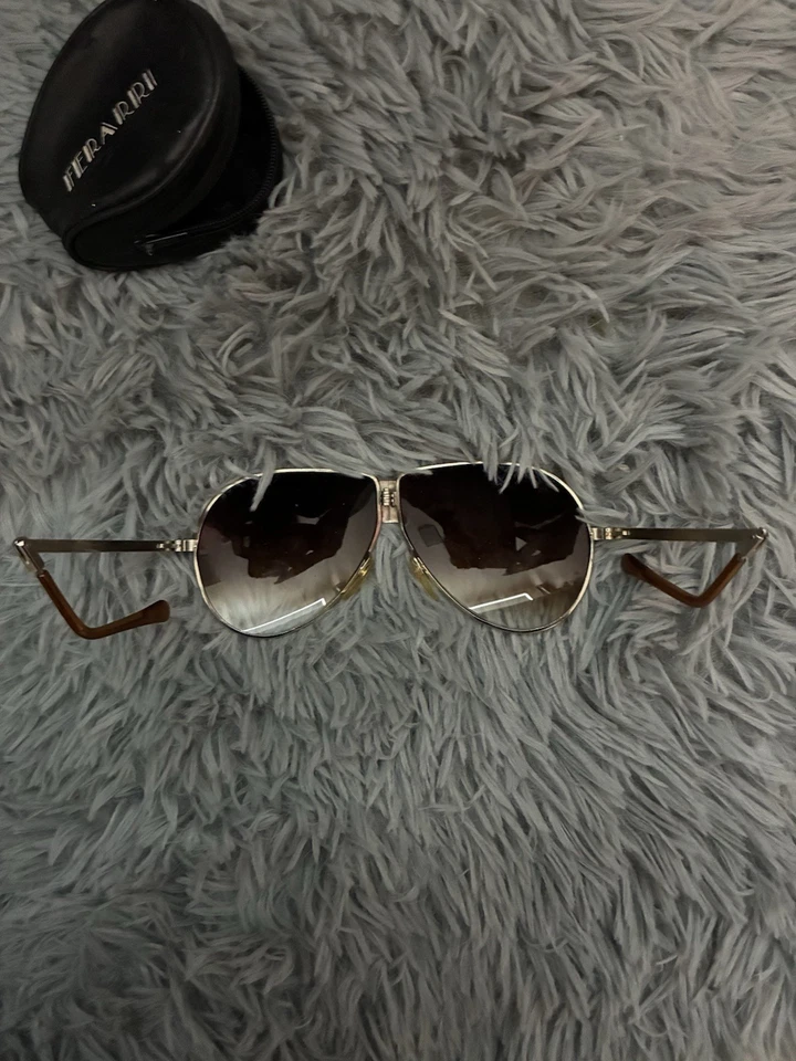 Gafas de sol de aviador plegables Ferrari años 70 vintage con estuche Foto 4 de 4