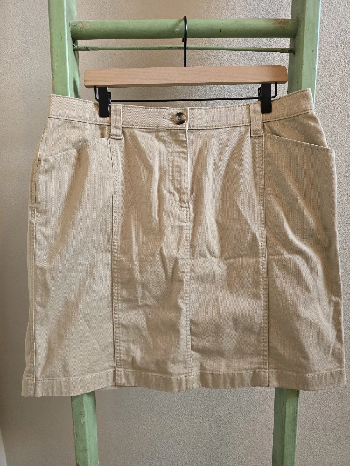 L.L. Bean Women's Classic Fit Khaki Cotton A-Line Skirt, Sz 16P
Opens in a new window or tab
