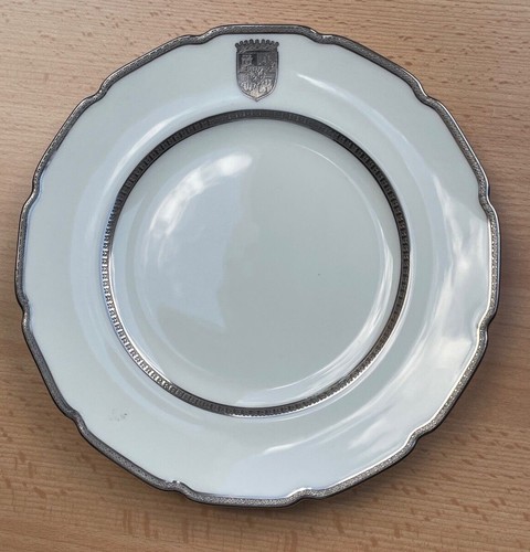 Porzellan Salatteller GRAFEN VON LAMBSDORFF Wappen Dekor aus Platin 19. Jhdt - 第 1/4 張圖片