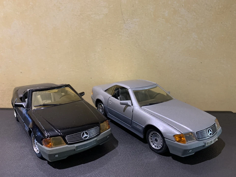 Majorette Mercedes 500 SL + MERCEDES BENZ 500 SL 1989 Cabrio Scala 1/24 - Immagine 2 di 4