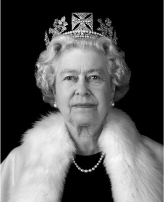 Queen Elizabeth II A4 Foto - Her Majesty the Queen - ATEMBERAUBENDE Portraitaufnahme