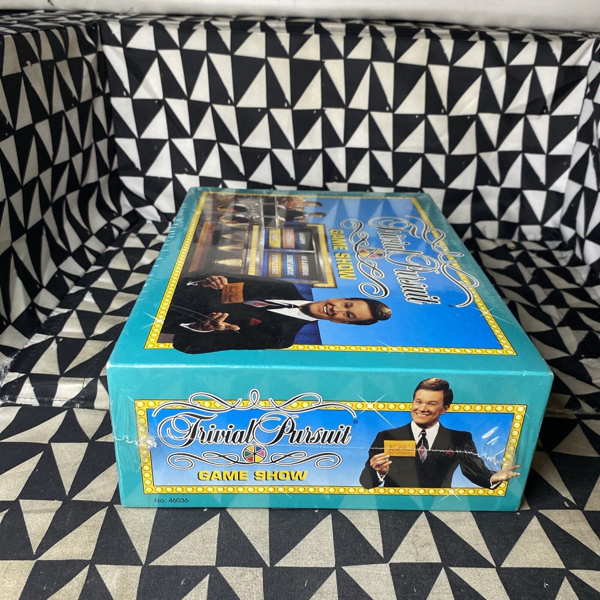 Trivial Pursuit Game Show Vintage Family Game Parker Bros 1993 NOS