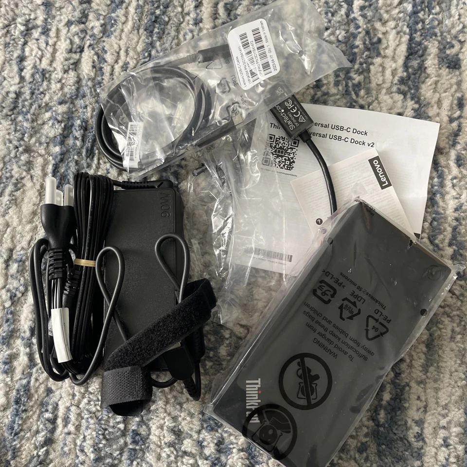 Lenovo ThinkPad Universal USB-C Dock V2 (with 135W Power Adapter) - Image 4 of 4