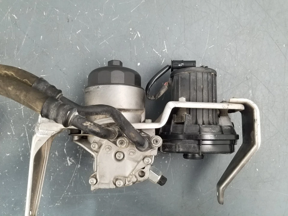 BMW M6 E63 2006 carcasa de filtro de aceite del motor/inyección de aire secundaria #7640 G7 Foto 3 de 4