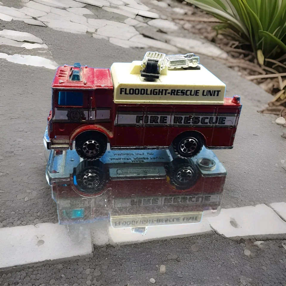 Matchbox Vintage Mack Auxiliar Power Truck Floodlight Unidad de Rescate Die Cast 1991 Foto 2 de 4