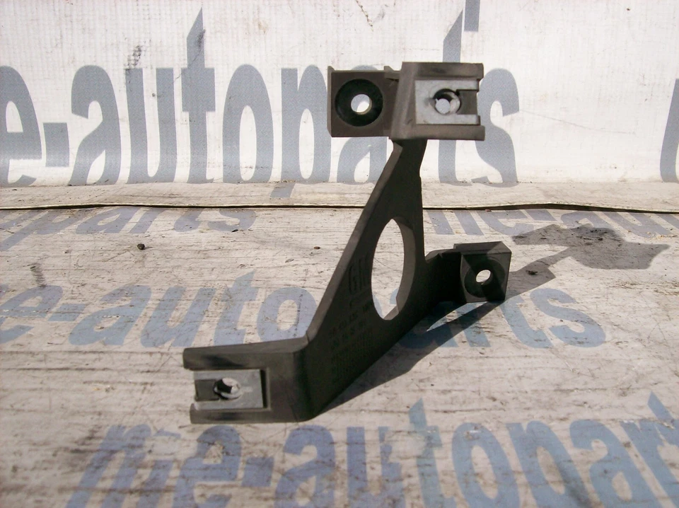 1997-2001 CADILLAC CATERA OEM ПРАВАЯ ФАРА ФАРА ФАРА ЛАМПА НАПОЛНИТЕЛЬ КРОНШТЕЙН - Изображение 2 из 4