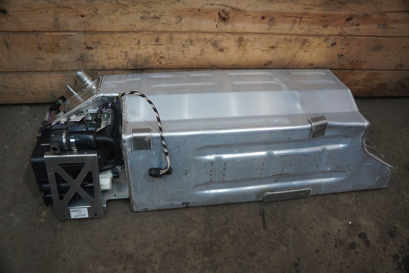 Gasoline Fuel Tank Vapor Charcoal Canister Assembly 14KA060CP McLaren 720S 2020