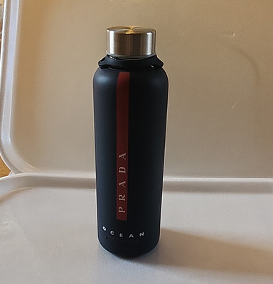 PRADA Ocean Luna Rossa Glass Water Bottle 24 fl oz Blue/Red Reusable Screw Lid
