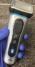 Braun Wet & Dry Electric Razor Series 8 S8 5795 Shaver No Charger. Read Descrip 
