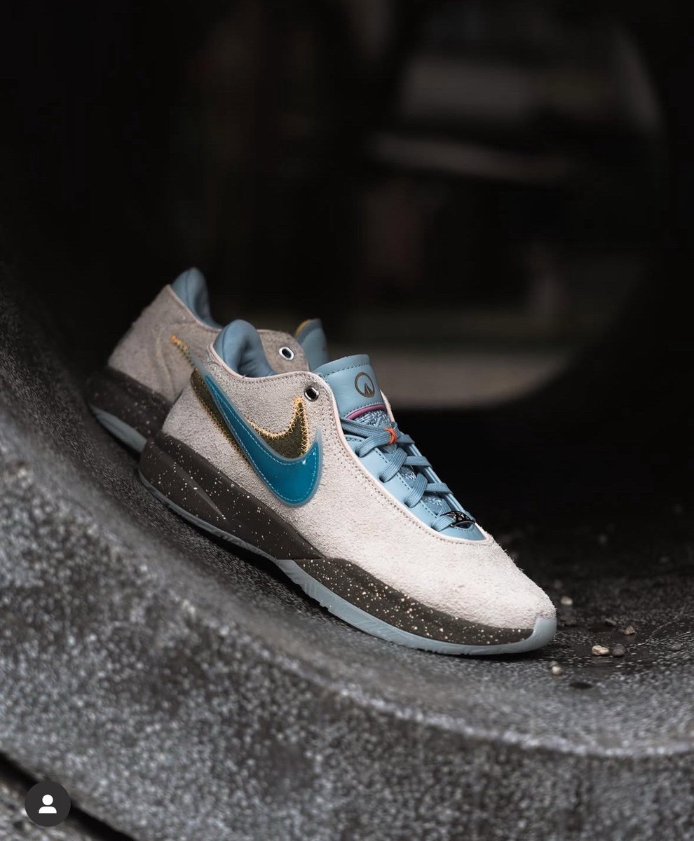 New 9.5 Nike LeBron 20 XX Message In A Bottle UNKNWN Guava Ice