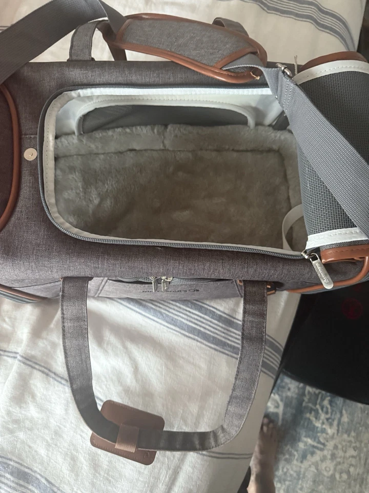  Mr. Peanut's Gold Series Airline Compliant Small Dog Carrier only used once - Image 2 of 3