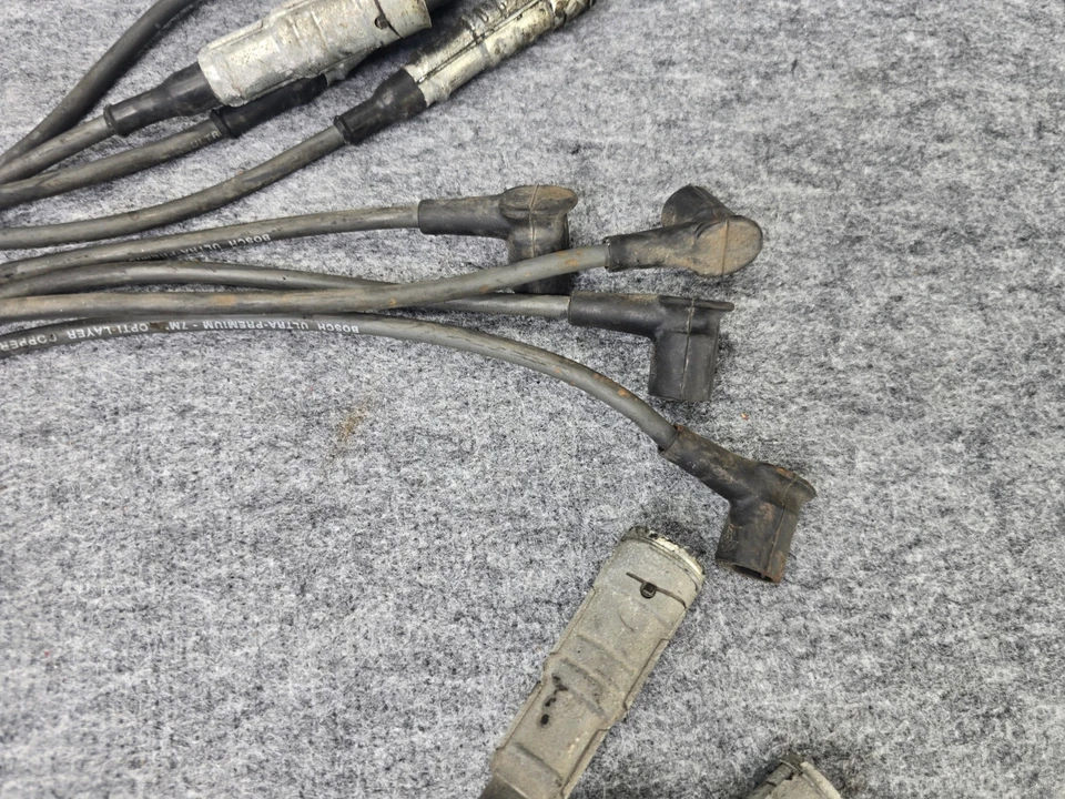 Engine Ignition Distributor Assembly Mercedes R107 560slc 450sl 560sl oem - Image 3 of 4