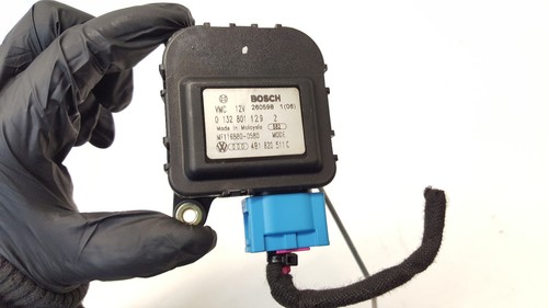 Audi A6 4B Stellmotor Temperaturklappe Heizung Klima 0132801129 4B1820511C (R)