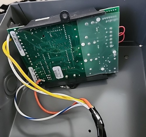 Alerton VLC-660R con custodia e relè chiuso 100 SPDT NON TESTATO - Foto 3 di 6