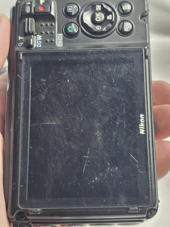 Cámara digital Nikon Coolpix W300 16,0 MP - amarilla Foto 4 de 4