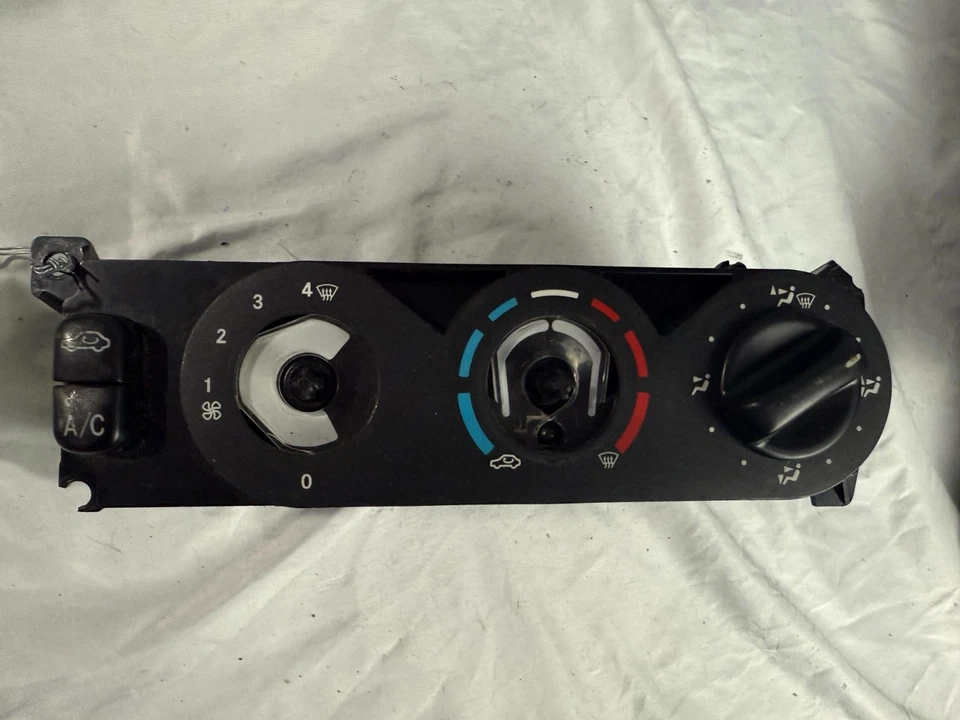 Panel de interruptor de control climático calentador de aire acondicionado manual Mercedes ML320 ML55 1998-2003 FABRICANTE DE EQUIPOS ORIGINALES Foto 2 de 4