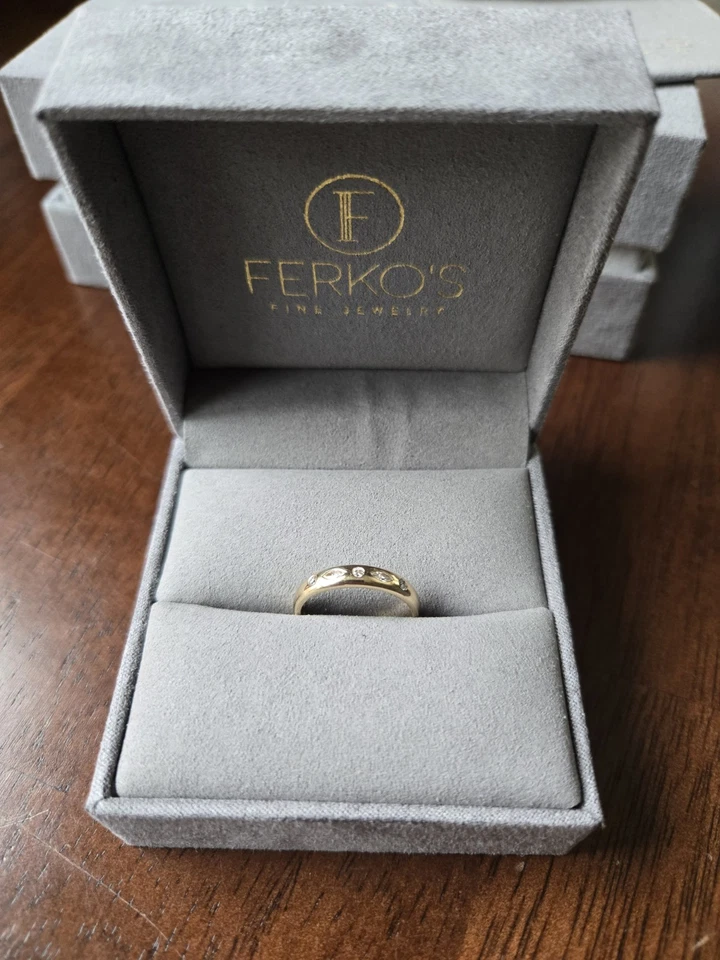 Anel de ajuste nivelado de ouro 14k com diamante redondo e marquês 0,22 quilates tamanho 7 1/4 - FERKO'S - Imagem 3 de 4