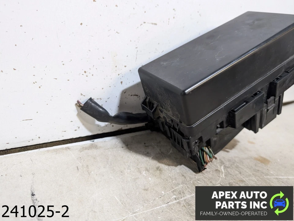 OEM 2005-2009 Nissan Xterra 4.0L Engine Fuse Box Junction Relay Box - Image 3 of 4