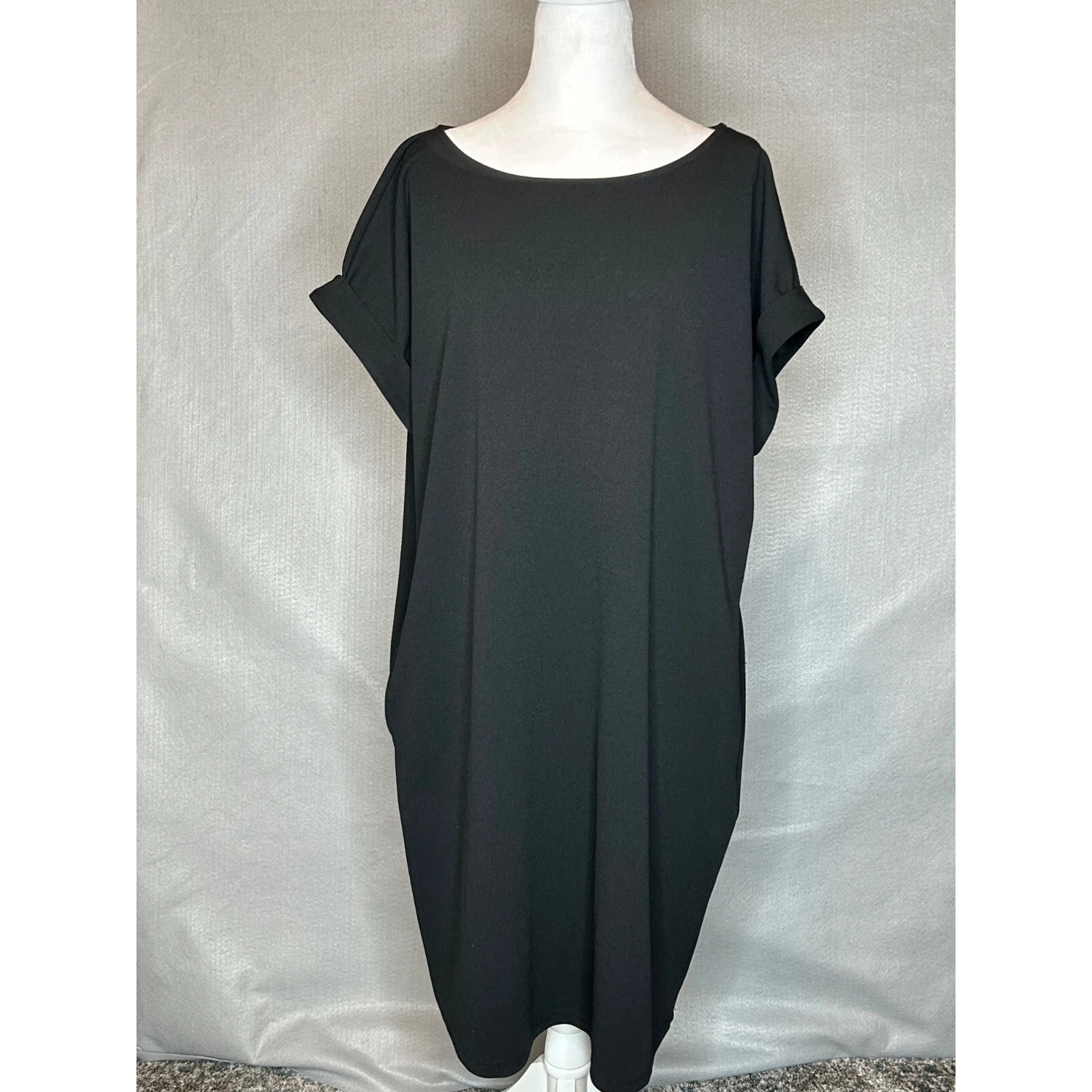 VETEMENTS Abito donna First Love By Lovelyn 1X nero lunghezza ginocchio manica corta