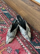 Kaanas Pointed Toe Muel - NWOT - US 8