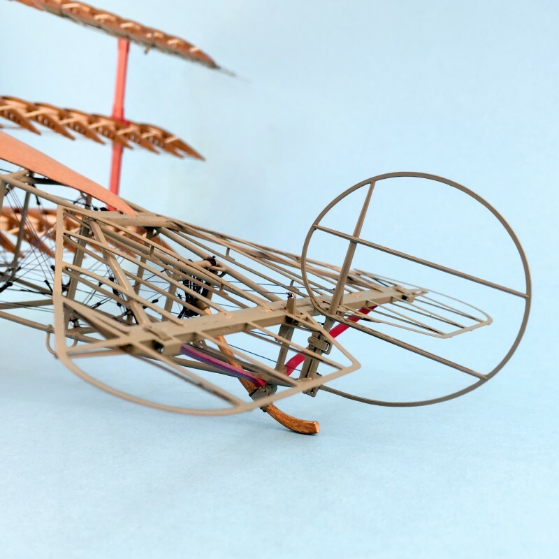 Artesanía Latina - Maquette d'avion en Bois et métal - Chasseur