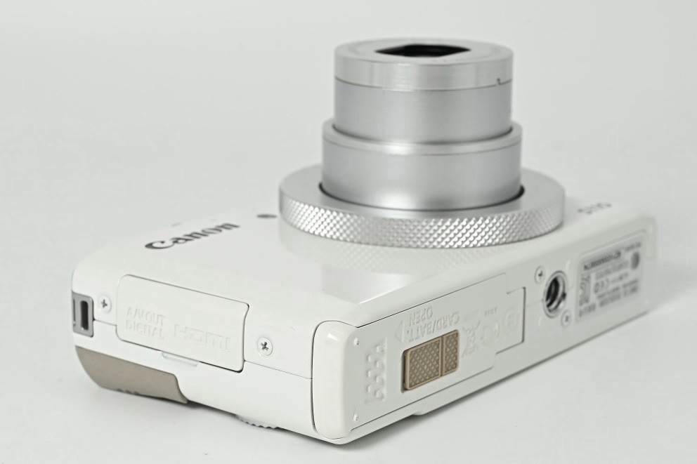 Mint+] Canon PowerShot S110 White 12.1MP 5x Compact Digital Camera