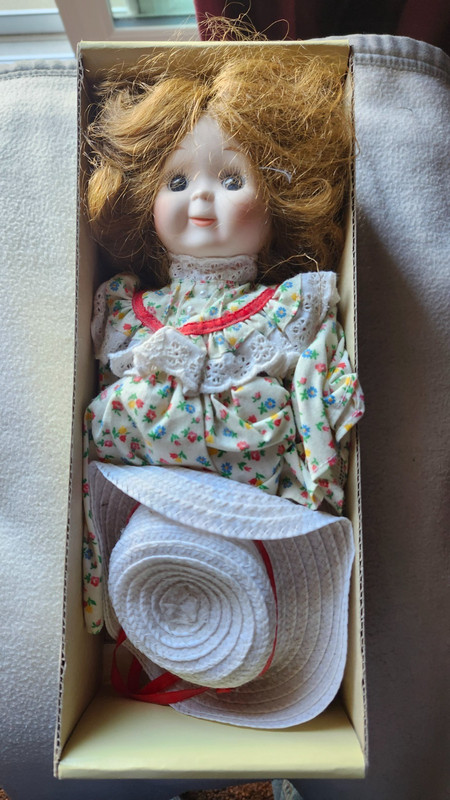 Victoria Ashlea Originals Global Art Porcelain Musical Doll 1983s Box, Tags.