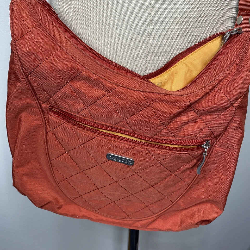 Baggallini Cartera Nylon Bolso de Mano Cartera Rojo Bandolera Correa Ajustable Foto 3 de 4