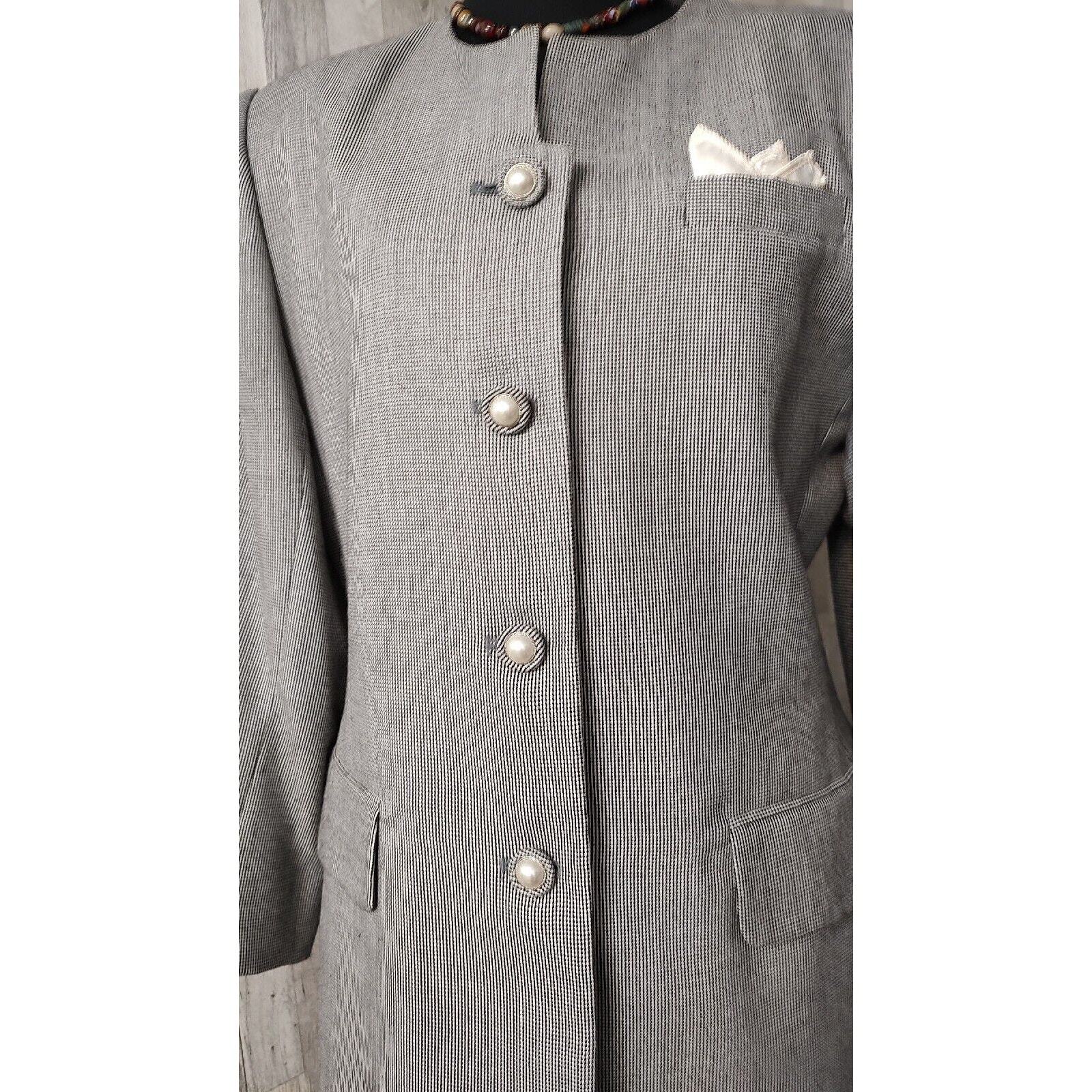 Emily Woman Gray VTG Suit Jacket Skirt Size 10 Pockets Handkerchief Lined Pleats