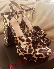 Betsy Johnson Platform Sandals 8.5