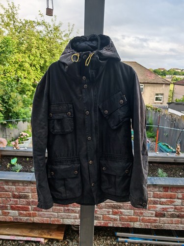 Barbour International Fog Parka Wachsjacke Herren Large schwarz