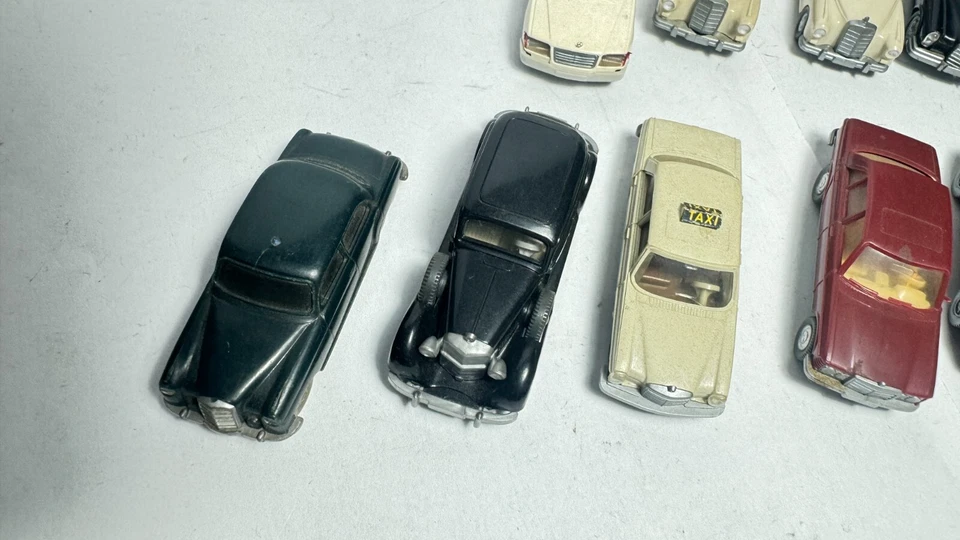 Wiking 1:87 H0 Mercedes 200 220 600 350 SL 260 D 240 D 450 SE 500 SEL C111 - Immagine 2 di 4