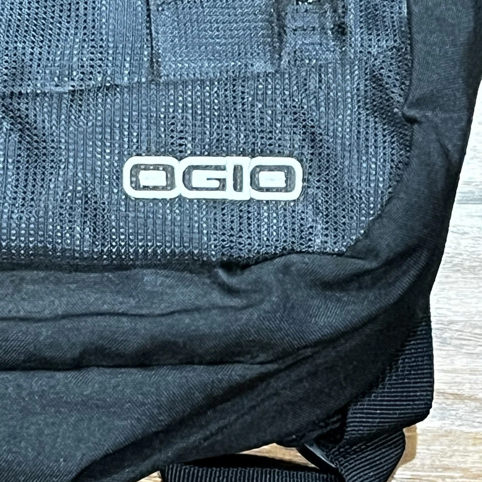 Mochila para laptop OGIO bolsos acolchoados Rockstar Energy Drink conjunto refrigerador macio preto - Imagem 4 de 4