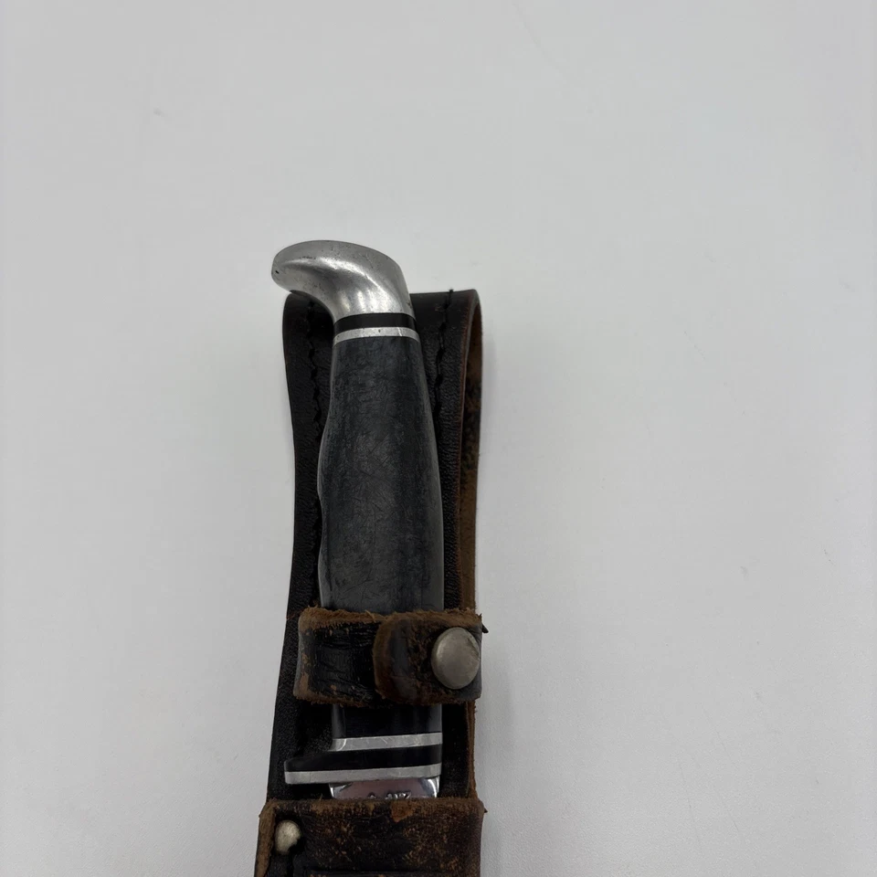 Vintage Case XX 216-5 Hunting Knife and Stamped Leather Sheath Preowned - Image 4 of 4