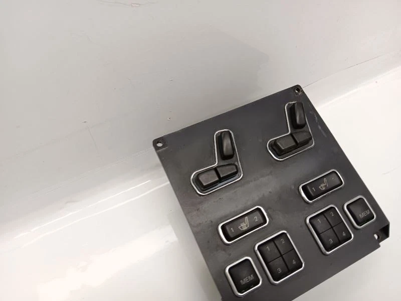 2001 Bentley Arnage Seat Control Switches Adjustment Switch PW28797PD - Image 3 of 4