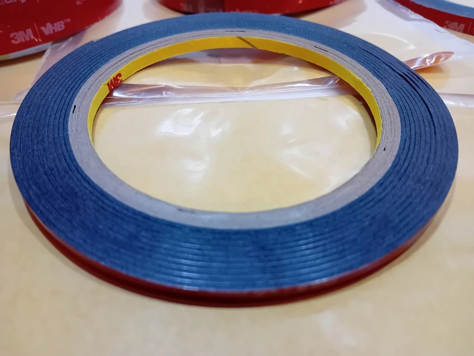BIADESIVO tuning auto 3M 5925 VHB da mm3x3m a mm50x3m spessore 0,64mm - Immagine 3 di 4
