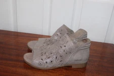 COOL BY COOLWAY OPEN TOE TAUPE METALLIC LEATHER BOOTIES SZ 8 NWOB MADE IN SPAIN
