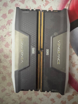 Corsair VENGEANCE RGB 2x16GB DDR5-6000Mhz Kit (CMH32GX5M2B6000Z30K)