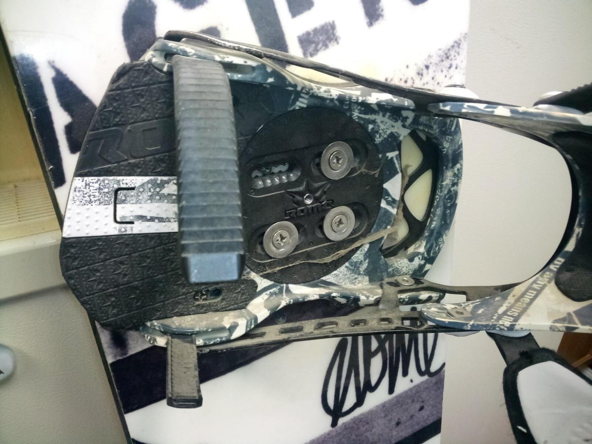 ROME AGENT SNOWBOARD CORROSION OF CORPORATE SIZE 151 CM WITH ROME AGENT SNOWBOARD CORROSION OF CORPORATE SIZE 151 CM WITH
