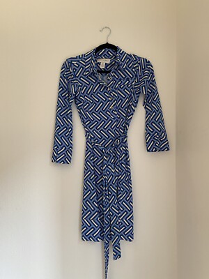 Donna Morgan Blue And White Geometric Print Stretch Belted Shirt Dress Size 