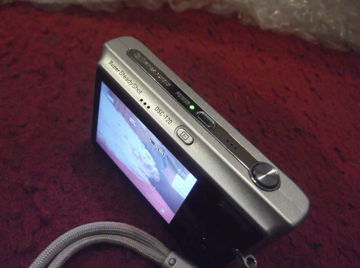 Sony CyberShot DSC-T20 8.1MP 3x Digital Camera - Silver | eBay Sony CyberShot DSC-T20 8.1MP 3x Digital Camera - Silver | eBay